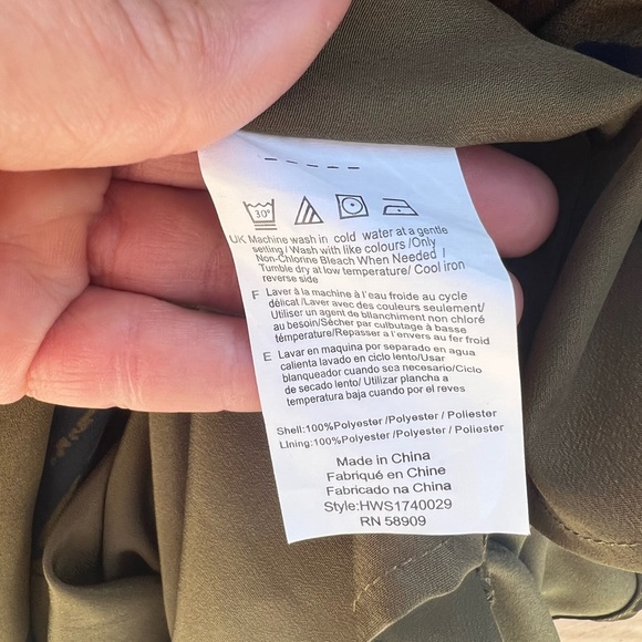 Gorgeous Halston dress! NWT. Size 14. - Picture 15 of 15